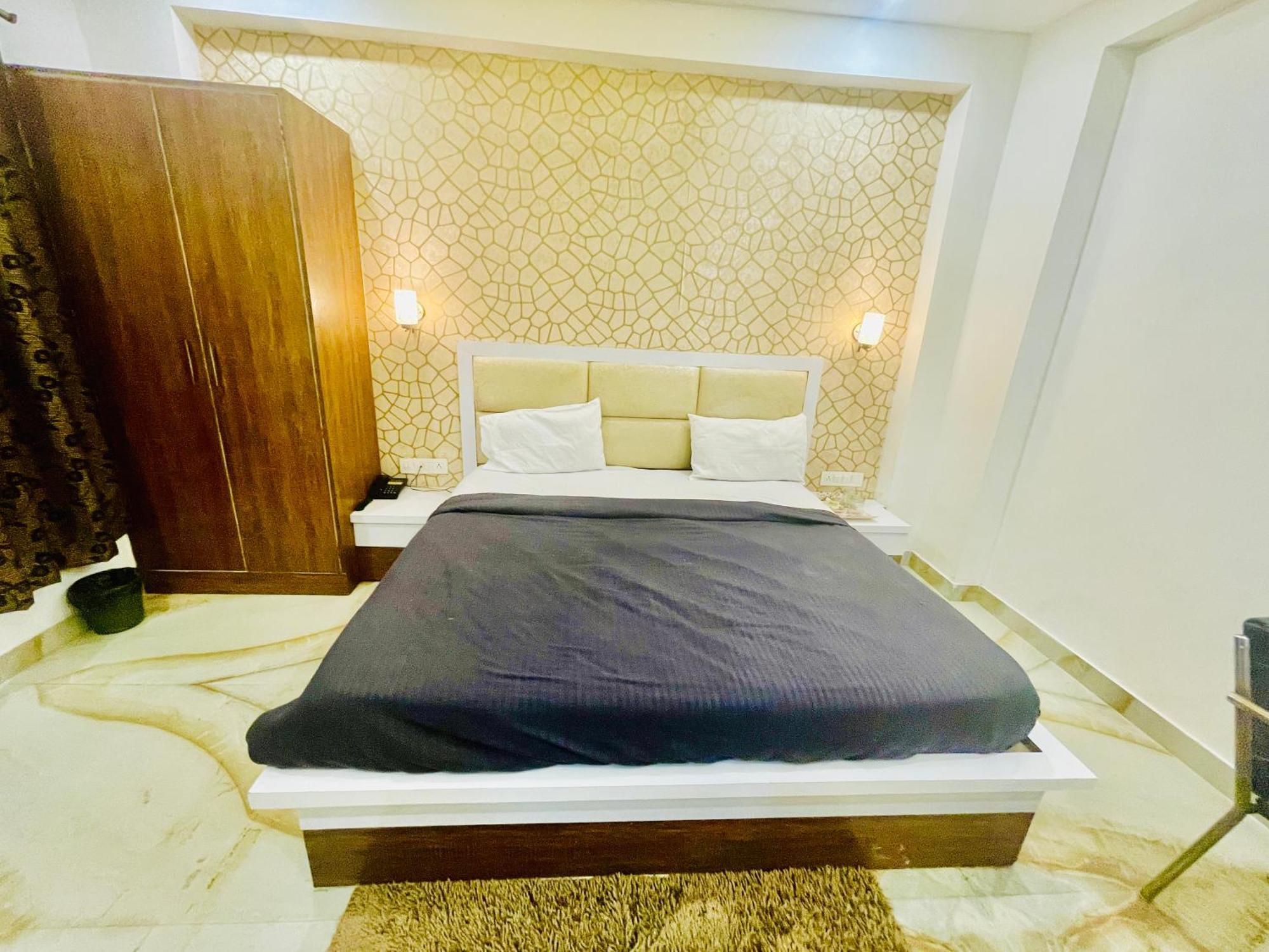 Hotel Samovar Premium Mathura Exterior photo