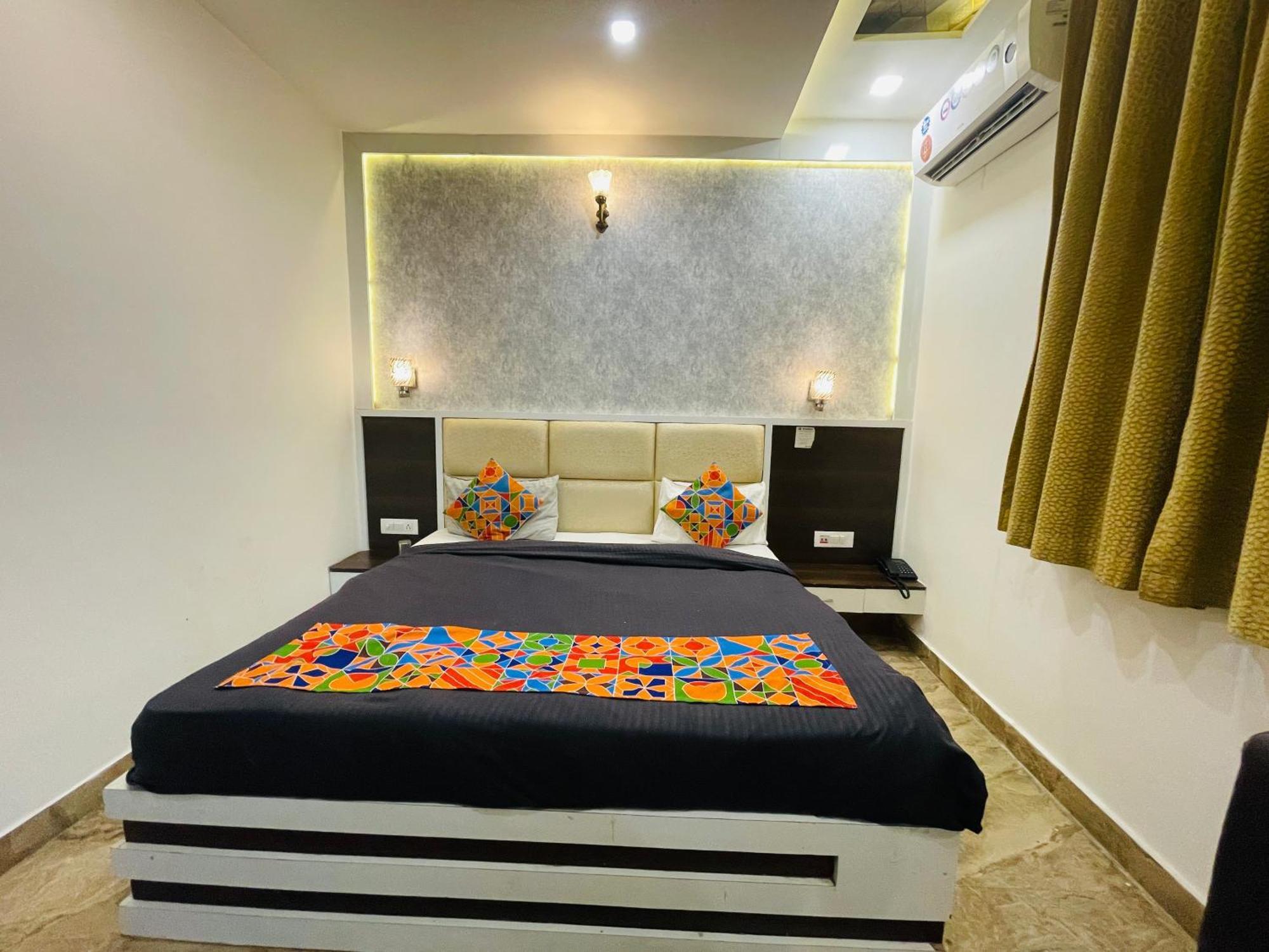 Hotel Samovar Premium Mathura Exterior photo